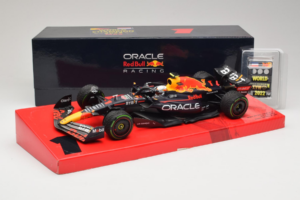 Red Bull RB18 #1 M. Verstappen Oracle Red Bull Racing Japanese Grand Prix Winner World Champion 2022 Minichamps 1:18 11322280 — billede 7 af 7