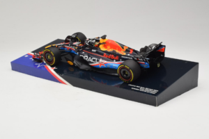 Red Bull RB19 #1 M. Verstappen Oracle Red Bull Racing United States Grand Prix Winner World Champion 2023 Minichamps 1:18 113 — billede 5 af 7