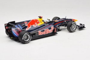 Red Bull RB6 Renault #5 S. Vettel Red Bull Racing Brazilian Grand Prix Winner 2010 Minichamps 1:18 110100205 Metal — billede 2 af 7
