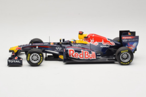 Red Bull RB7 Renault #1 S. Vettel Red Bull Racing World Champion 2011 Minichamps 1:18 110110001 Metal — billede 3 af 6