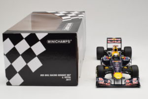 Red Bull RB7 Renault #1 S. Vettel Red Bull Racing World Champion 2011 Minichamps 1:18 110110001 Metal — billede 6 af 6
