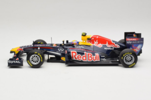 Red Bull RB7 Renault #2 M. Webber Red Bull Racing Showcar 2011 Minichamps 1:18 110110002 Metal — billede 3 af 7