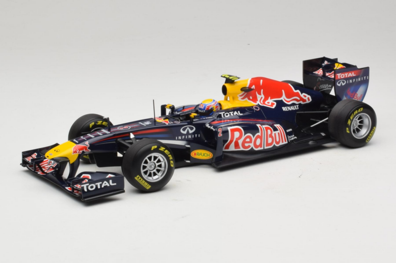 Red Bull RB7 Renault #2 M. Webber Red Bull Racing Showcar 2011 Minichamps 1:18 110110002 Metal