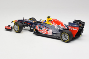 Red Bull RB8 Renault #2 M. Webber Red Bull Racing Showcar 2012 Minichamps 1:18 110120072 Metal — billede 5 af 7