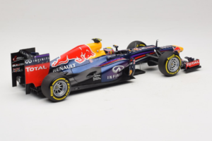 Red Bull RB9 Renault #2 M. Webber Infiniti Red Bull Racing Showcar 2013 Minichamps 1:18 110130072 Metal — billede 2 af 6