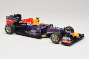 Red Bull RB9 Renault #2 M. Webber Infiniti Red Bull Racing Showcar 2013 Minichamps 1:18 110130072 Metal — billede 4 af 6
