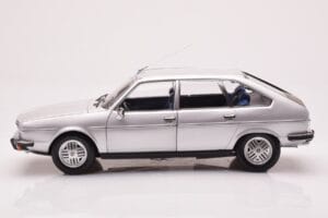 Renault 30 TX Sølv Norev 1:18 185272 Metal — billede 4 af 8