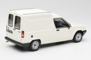 Renault Express Hvid Otto 1:18 OT466 Resin — billede 2 af 5