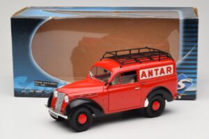 Renault Juvaquatre Utilitaire Rød Solido 1:18 8424 Metal — billede 8 af 8