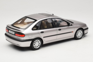 Renault Laguna V6 3.0 Baccara Opal Grey Otto 1:18 OT1185 Resin — billede 2 af 6