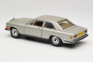 Rolls-Royce Camargue Sølv Diamond Edition Bburago 1:18 3001-M3 Metal — billede 7 af 8