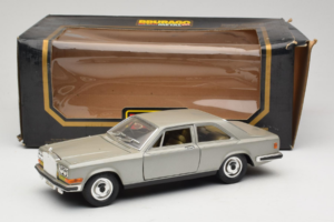 Rolls-Royce Camargue Sølv Bburago 1:18 3001-M2 Metal — billede 8 af 8