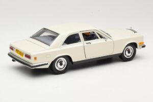 Rolls-Royce Camargue Hvid Bburago 1:22 3001-M1 Metal — billede 2 af 8
