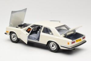 Rolls-Royce Camargue Hvid Bburago 1:22 3001-M1 Metal — billede 5 af 8