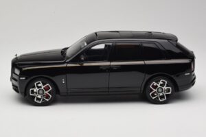 Rolls-Royce Cullinan Sort Med Gold Coachline & Shadow Wheels OEM 1:18 028-15A Metal — billede 4 af 8