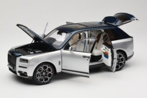 Rolls-Royce Cullinan Blå & Sølv Tofarvet OEM 1:18 028-16B Metal — billede 2 af 8