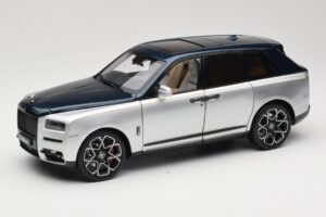 Rolls-Royce Cullinan Blå & Sølv Tofarvet OEM 1:18 028-16B Metal