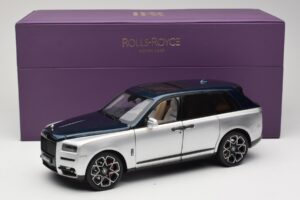 Rolls-Royce Cullinan Blå & Sølv Tofarvet OEM 1:18 028-16B Metal — billede 8 af 8