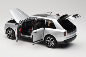 Rolls-Royce Cullinan Sølv Med Shadow Wheels OEM 1:18 028-16A Metal — billede 5 af 8