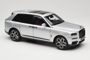 Rolls-Royce Cullinan Sølv Med Shadow Wheels OEM 1:18 028-16A Metal — billede 6 af 8