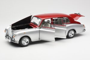 Rolls-Royce Phantom VI Sølv Rød Kyosho 1:18 08905SR Metal — billede 2 af 8