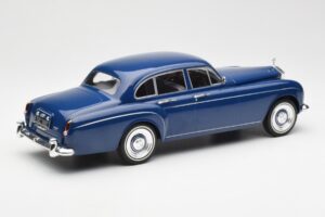 Rolls-Royce Silver Cloud III Flying Spur Mulliner RHD Mørkeblå MCG 1:18 MCG18124 Metal — billede 2 af 6