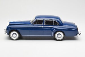 Rolls-Royce Silver Cloud III Flying Spur Mulliner RHD Mørkeblå MCG 1:18 MCG18124 Metal — billede 3 af 6