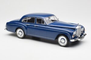 Rolls-Royce Silver Cloud III Flying Spur Mulliner RHD Mørkeblå MCG 1:18 MCG18124 Metal — billede 4 af 6