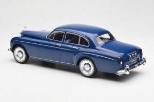 Rolls-Royce Silver Cloud III Flying Spur Mulliner RHD Mørkeblå MCG 1:18 MCG18124 Metal — billede 5 af 6