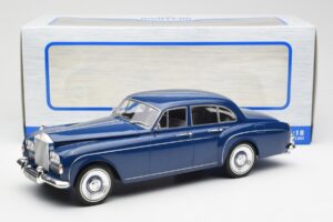 Rolls-Royce Silver Cloud III Flying Spur Mulliner RHD Mørkeblå MCG 1:18 MCG18124 Metal — billede 6 af 6