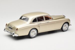 Rolls-Royce Silver Cloud III Flying Spur H.J. Mulliner Guld MCG 1:18 MCG18058 Metal — billede 2 af 6