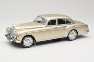 Rolls-Royce Silver Cloud III Flying Spur H.J. Mulliner Guld MCG 1:18 MCG18058 Metal