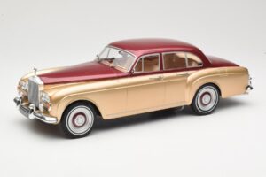 Rolls-Royce Silver Cloud III Flying Spur H.J. Mulliner Rød & Guld MCG 1:18 MCG18132 Metal