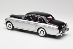 Rolls-Royce Silver Cloud III Mulliner Sølv & Sort MCG 1:18 MCG18128 Metal — billede 5 af 6
