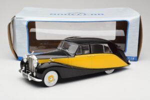 Rolls-Royce Silver Wraith Empress by Hooper Sort & Gul MCG 1:18 MCG18066 Metal — billede 6 af 6