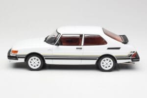 Saab 900 Turbo Hvid MCG 1:18 MCG18339 Metal — billede 3 af 6