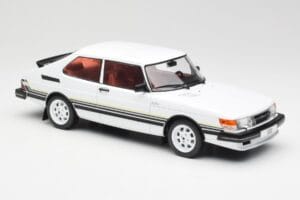 Saab 900 Turbo Hvid MCG 1:18 MCG18339 Metal — billede 4 af 6