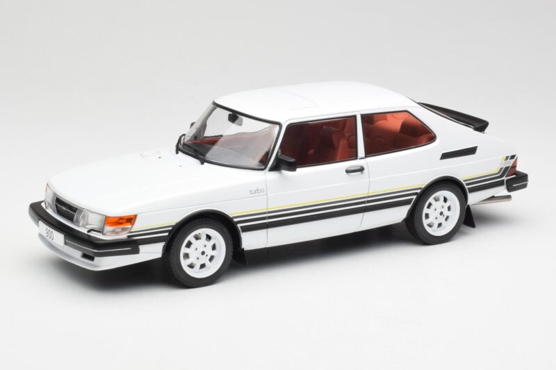 Saab 900 Turbo Hvid MCG 1:18 MCG18339 Metal