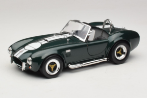 Shelby Cobra 427 S/C Mørkegrøn Hvide Striber Road Signature 1:18 92058-P1 Metal