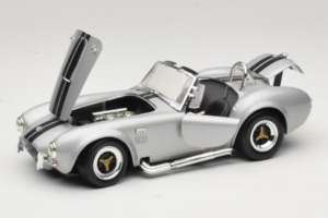 Shelby Cobra 427S/C Sølv Med Sorte Striber Road Signature 1:18 92058 Metal — billede 2 af 8