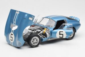 Shelby Cobra Daytona Coupe #5 D. Gurney / B. Bondurant 24 Hours of Le Mans 1964 Exoto 1:18 135190555498 Metal — billede 2 af 8