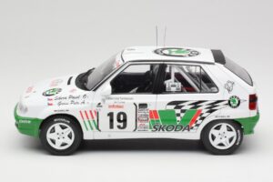 Skoda Felicia Kit Car #19 P. Sibera / P. Gross Tour de Corse 1995 IXO 1:18 18RMC149B Metal — billede 3 af 6