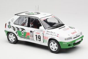 Skoda Felicia Kit Car #19 P. Sibera / P. Gross Tour de Corse 1995 IXO 1:18 18RMC149B Metal — billede 4 af 6