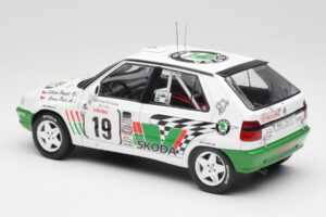 Skoda Felicia Kit Car #19 P. Sibera / P. Gross Tour de Corse 1995 IXO 1:18 18RMC149B Metal — billede 5 af 6