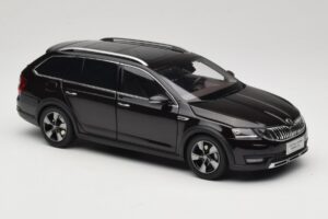 Skoda Octavia Mk4 Combi Brun Paudi Model 1:18 ZMR000005BRA Metal — billede 6 af 8
