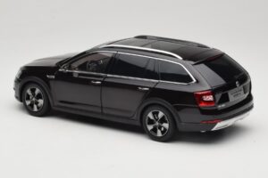 Skoda Octavia Mk4 Combi Brun Paudi Model 1:18 ZMR000005BRA Metal — billede 7 af 8