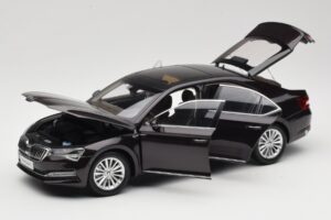 Skoda Superb Mk3 Sort Paudi Model 1:18 ZSS000006BLA Metal — billede 2 af 8