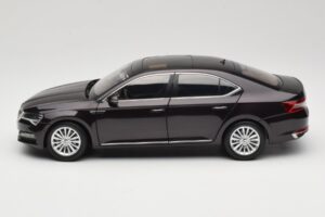 Skoda Superb Mk3 Sort Paudi Model 1:18 ZSS000006BLA Metal — billede 4 af 8