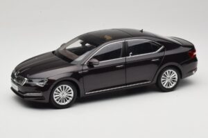Skoda Superb Mk3 Sort Paudi Model 1:18 ZSS000006BLA Metal
