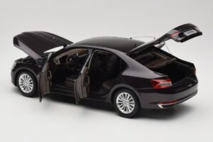 Skoda Superb Mk3 Sort Paudi Model 1:18 ZSS000006BLA Metal — billede 5 af 8